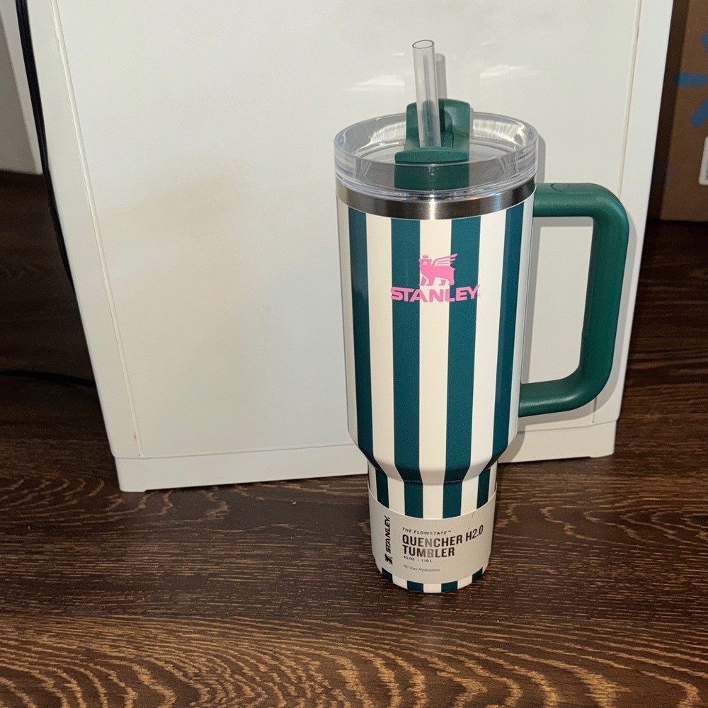 The Quencher H2.0 Flowstate™ Tumbler | 40 OZ